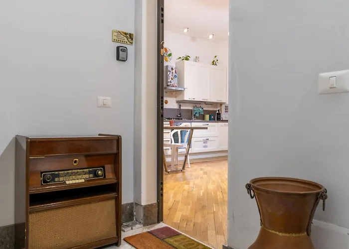 Guesthost - Al Cassaro *