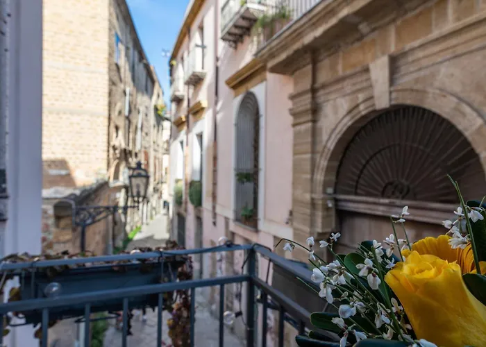 Guesthost - Al Cassaro